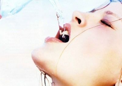 痘痘肌别光顾着控油，补水保湿更